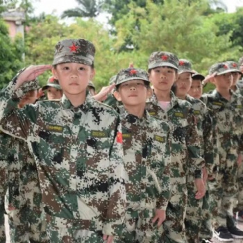 参加青少年军事夏令营有什么好处