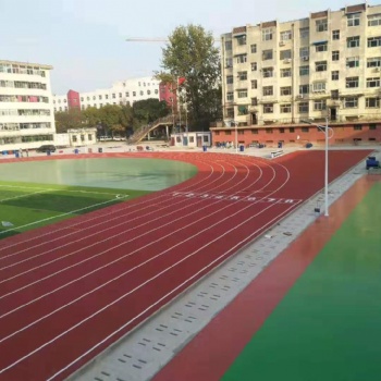 塑胶跑道选混合型还是透气型哪种好