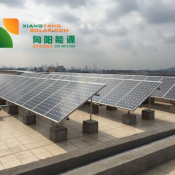 温度、日照时长、阴雨天对南京分布式并网发电量的影响